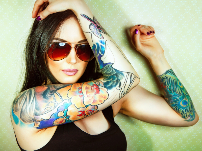 Odstranění všech typů barevného tetování